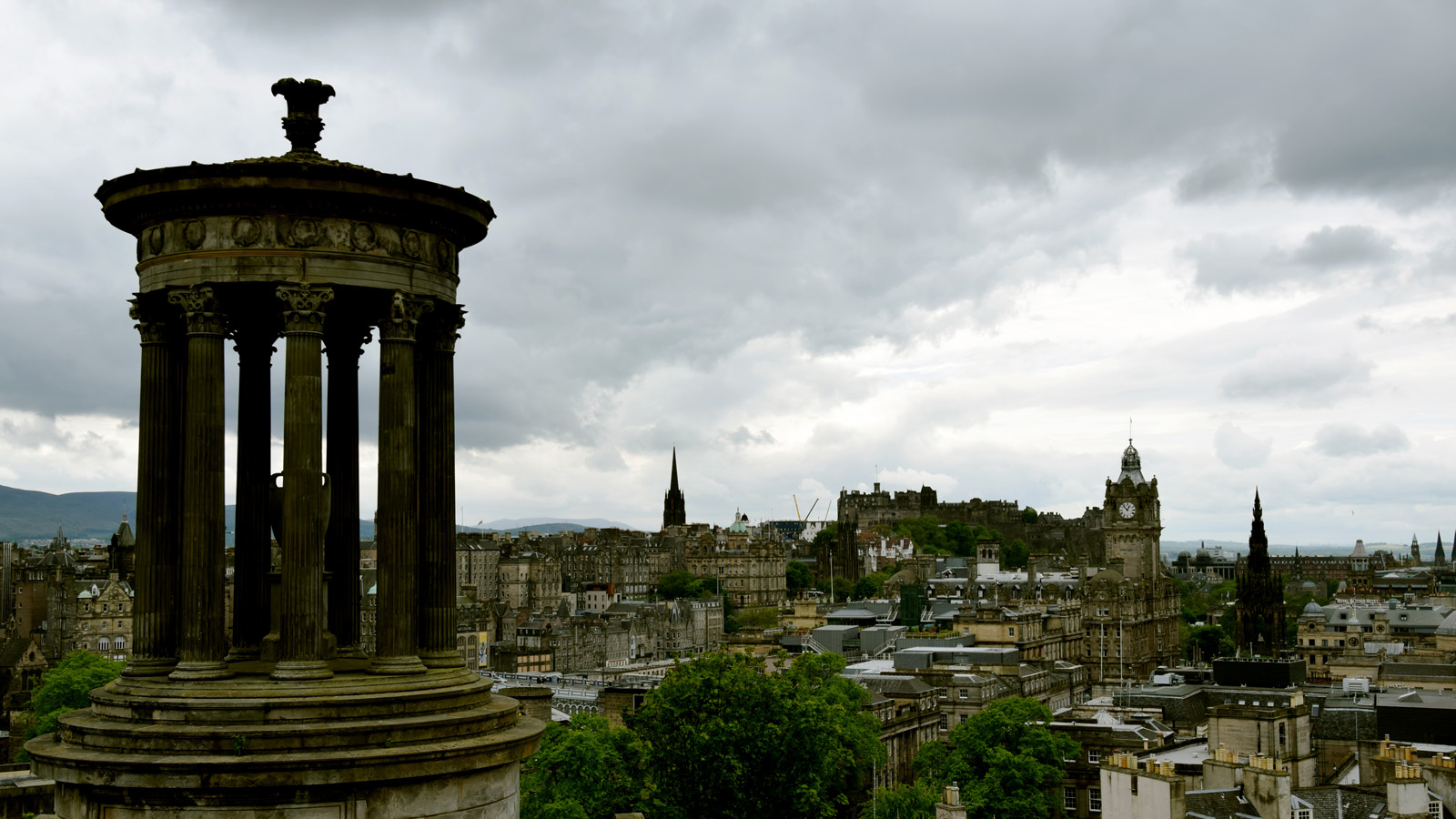 Blick über Edinburgh Richtung Castle