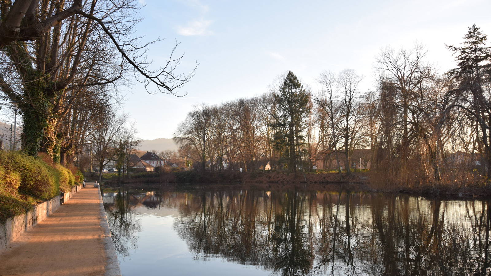 Der Stadtsee in Richtung Südosten im Sonnenuntergang