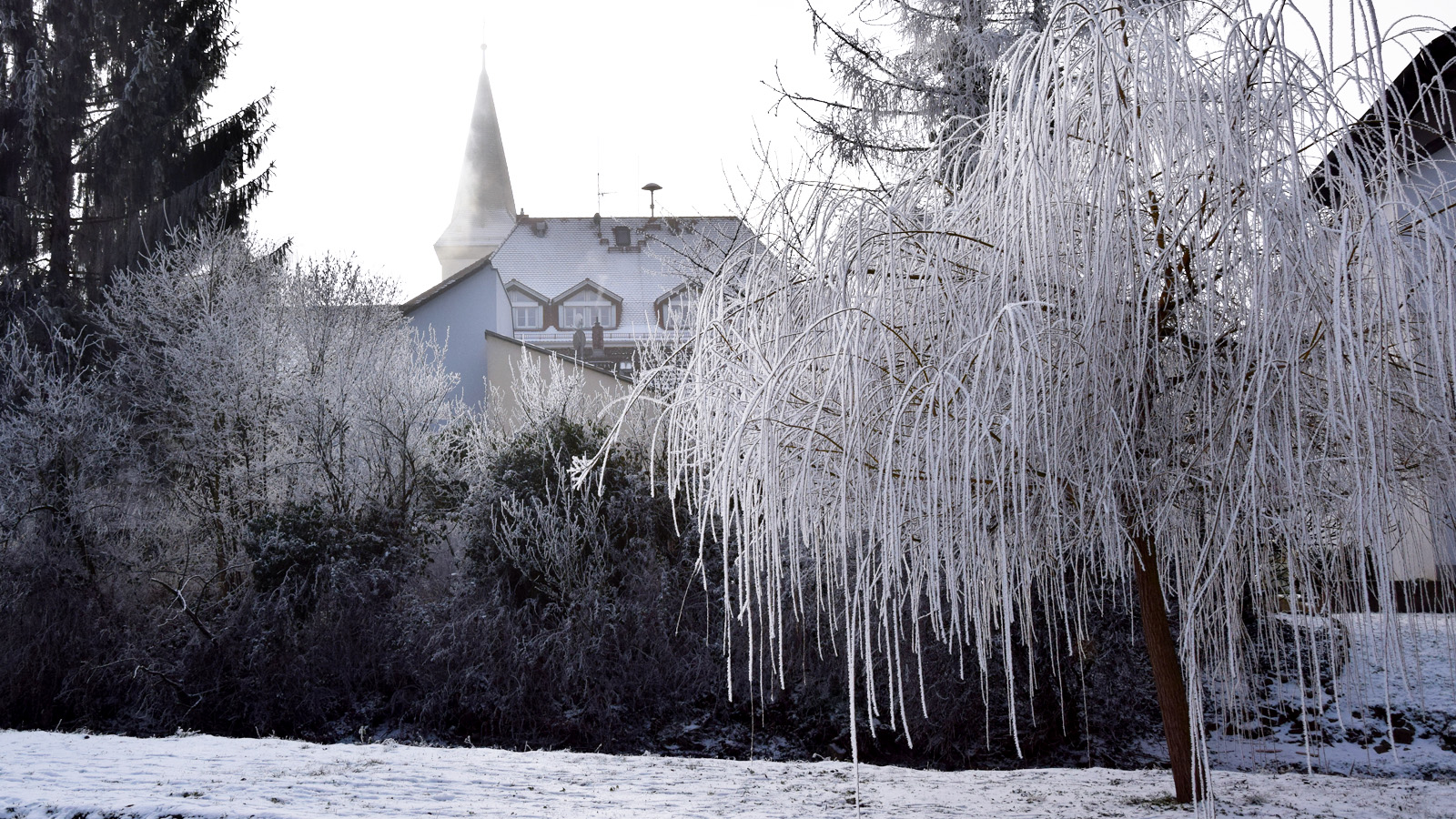 Winterliche Stimmung am Bach